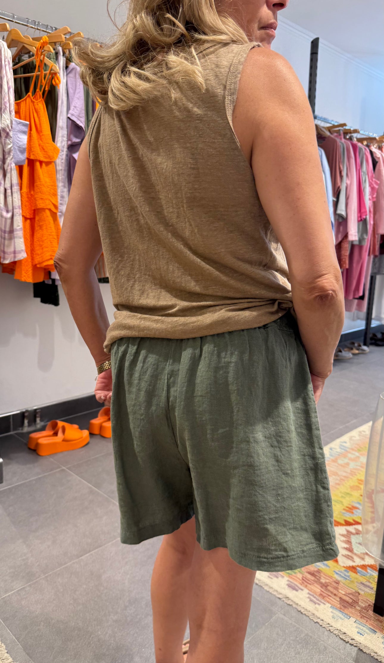 Short LINE Kaki